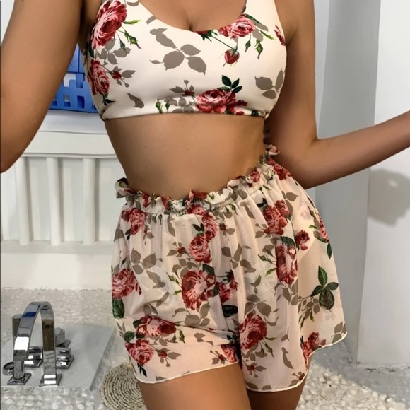 GORGEOUS FLORAL 3 piece swim suit - Picture 2 of 2